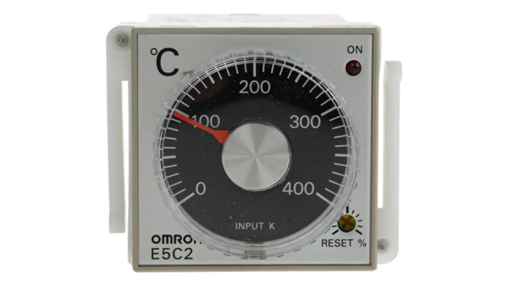 Omron E5C2-R40K 100-240VAC 0-400 — Régulateur de température